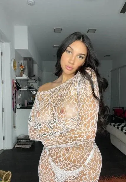 Newcastle escorts Yvonne — 4