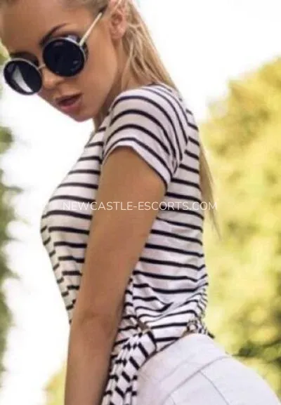 Newcastle escorts Alondra — 3