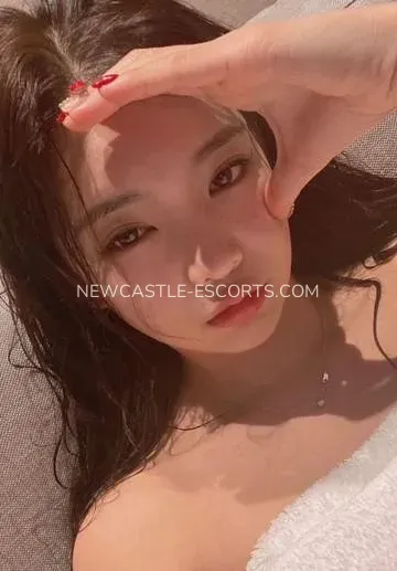 Newcastle escorts Abril — 1