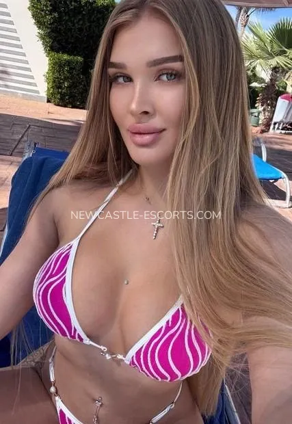 Newcastle escorts Savannah — 2