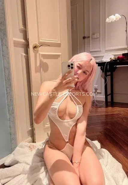 Newcastle escorts Paige — 4