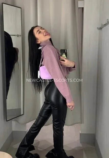 Newcastle escorts Evelyn — 4