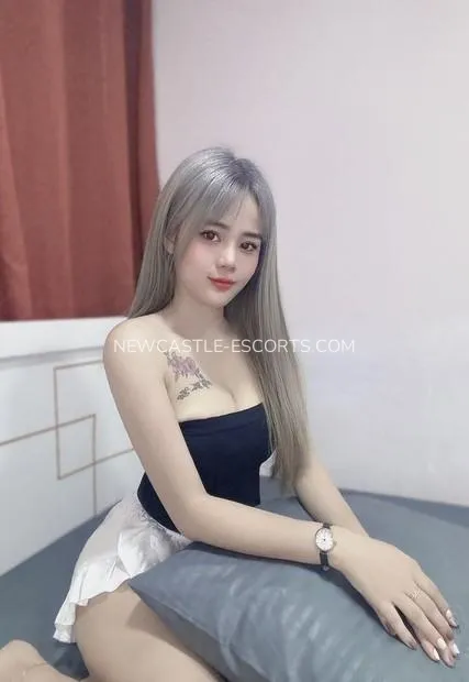 Newcastle escorts Peyton — 2
