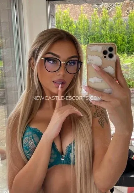 Newcastle escorts Mckenzie — 3