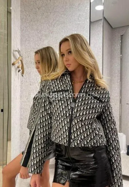 Newcastle escorts Louise — 3