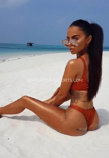 Newcastle escorts Abril — 3