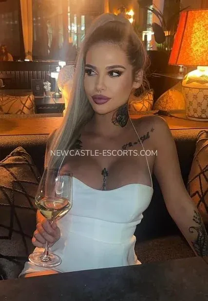 Newcastle escorts Mackenzie — 4