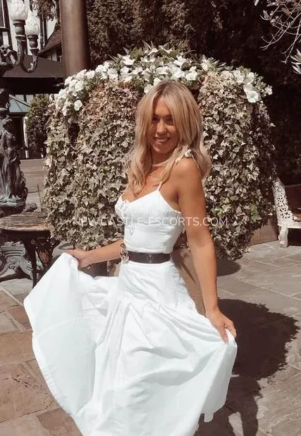 Newcastle escorts Avery — 5