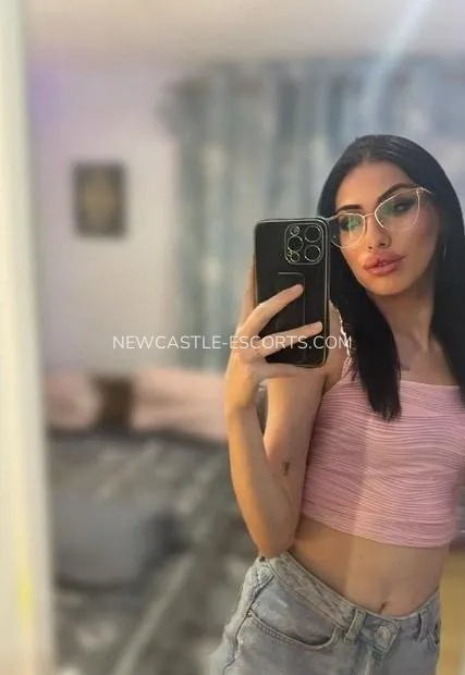 Newcastle escorts Paris — 2