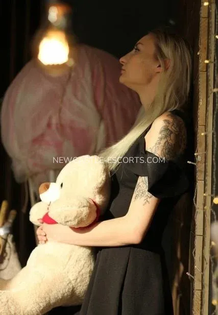 Newcastle escorts Vivian — 1