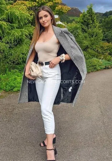 Newcastle escorts Avery — 1
