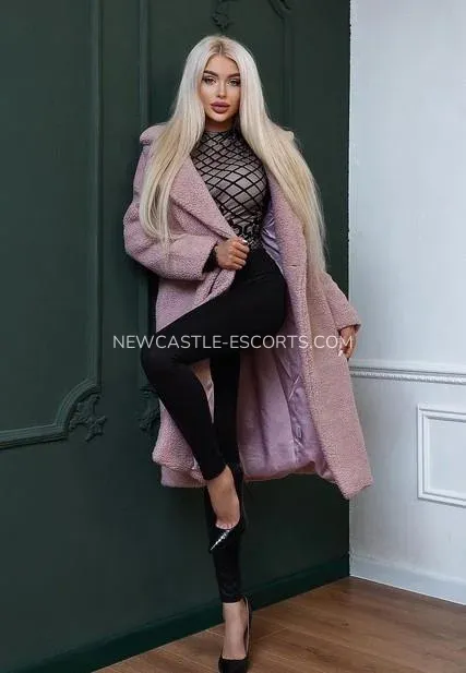 Newcastle escorts Zoe — 3